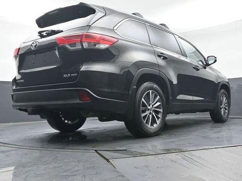 Certified 2019 Toyota Highlander XLE image 35