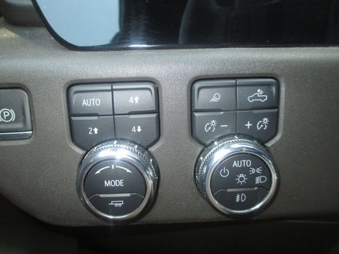 Certified 2023 GMC Sierra 1500 SLT w/ SLT Premium Package AWD/4WD image 27