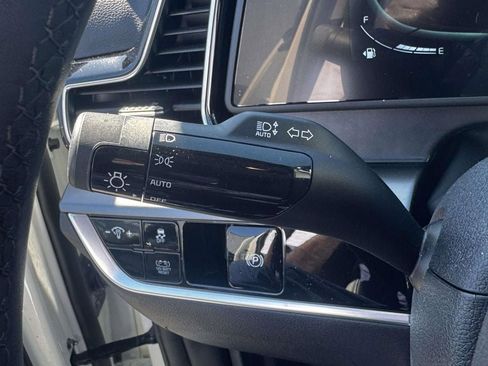 Used 2023 Kia Sportage EX AWD/4WD image 22