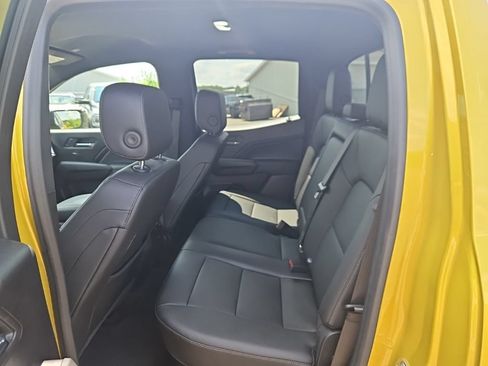 Used 2023 GMC Canyon Elevation w/ Elevation Premium Package AWD/4WD image 9