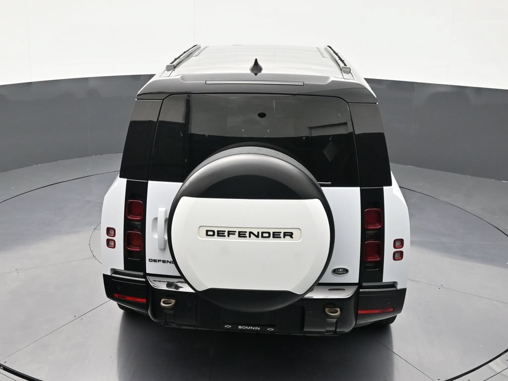 Used 2023 Land Rover Defender 130 X-Dynamic SE AWD/4WD image 15