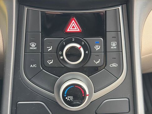 Used 2015 Hyundai Elantra SE w/ Option Group 02 image 16
