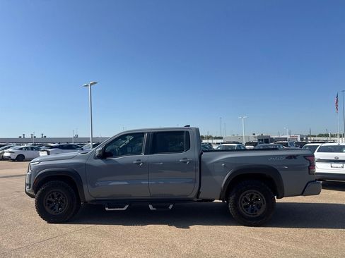 Certified 2025 Nissan Frontier PRO-4X w/ Pro Convenience Package AWD/4WD image 12