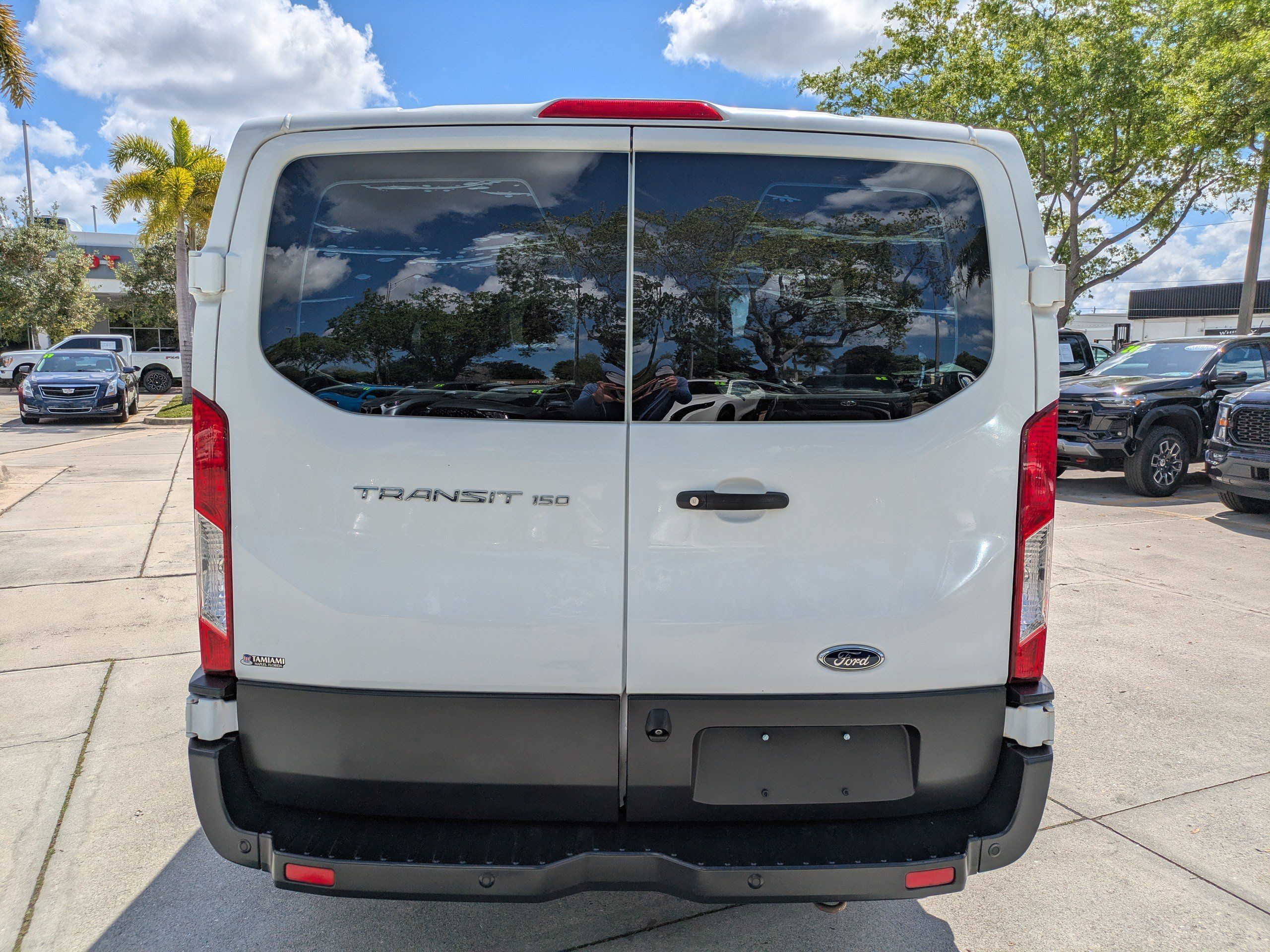 Used 2019 Ford Transit 150 XL RWD image 5