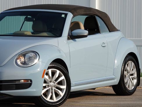 Used 2014 Volkswagen Beetle TDI FWD image 8