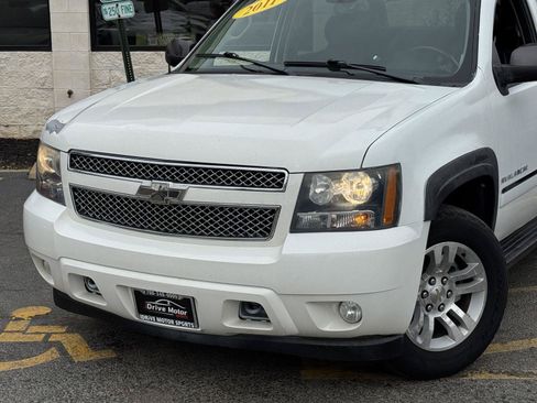 Used 2011 Chevrolet Avalanche LTZ AWD/4WD image 6