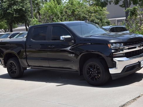 Used 2021 Chevrolet Silverado 1500 LT w/ LPO, Dark Essentials Package RWD image 5