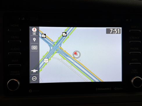 Used 2020 Toyota Sienna XLE image 30