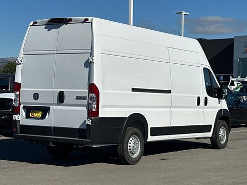 New 2026 RAM ProMaster 3500 w/ Premium Convenience Group FWD image 4