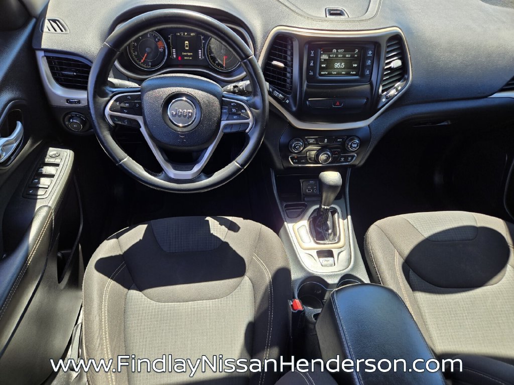 Used 2016 Jeep Cherokee Latitude FWD image 13