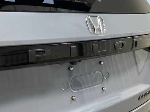 New 2026 Honda Pilot Black Edition image 7