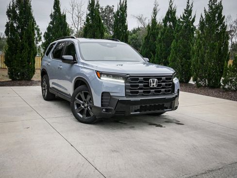 New 2026 Honda Pilot Sport image 2