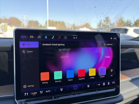 Used 2026 Volkswagen Tiguan SEL R-Line image 30