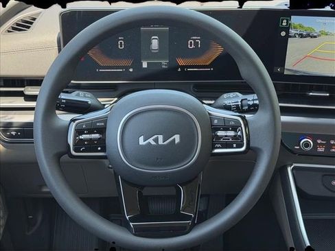 New 2026 Kia Carnival LX FWD image 21