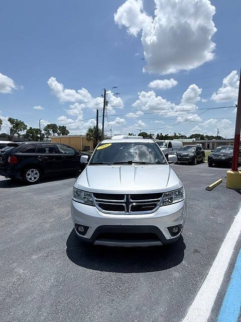 Used 2012 Dodge Journey SXT w/ Flexible Seating Group FWD image 9