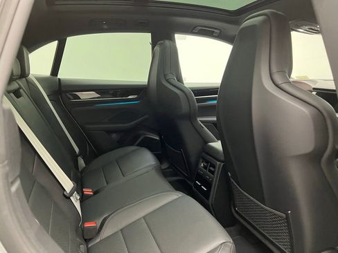 Used 2025 Porsche Macan Electric image 16