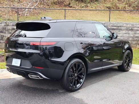 New 2025 Land Rover Range Rover Sport SE image 2