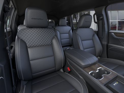 New 2026 GMC Acadia Denali w/ Super Cruise Package FWD image 16