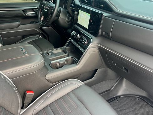 Used 2024 GMC Sierra 2500 AT4X AWD/4WD image 12