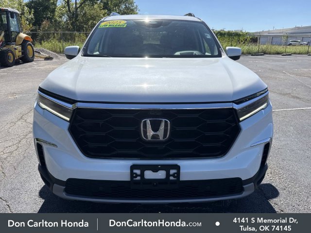 Used 2025 Honda Pilot Elite image 2