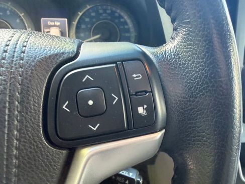 Used 2016 Toyota Sienna XLE w/ XLE Navigation Package AWD/4WD image 19