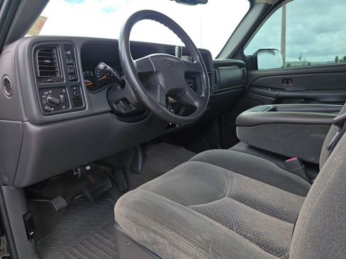 Used 2004 Chevrolet Silverado 2500 LS w/ Skid Plate Package AWD/4WD image 27
