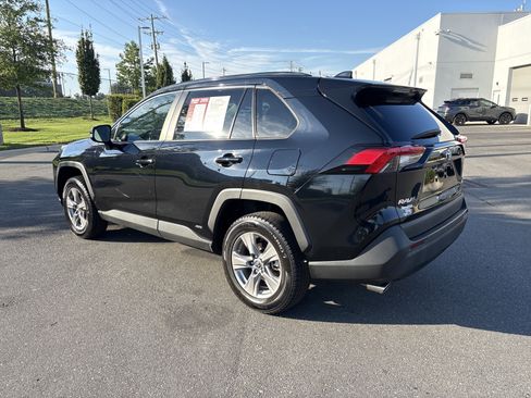 Used 2023 Toyota RAV4 XLE AWD/4WD image 7