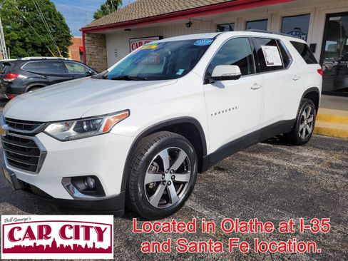 Used 2020 Chevrolet Traverse LT w/ LT Premium Package AWD/4WD image 1