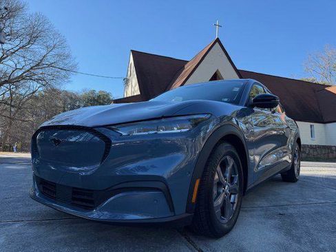 Used 2023 Ford Mustang Mach-E Select image 11