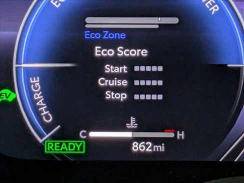 Used 2025 Toyota Sienna XSE image 12