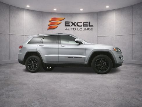 Used 2021 Jeep Grand Cherokee Laredo X AWD/4WD image 45