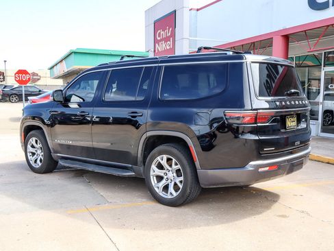 Used 2022 Jeep Wagoneer Series II AWD/4WD image 14