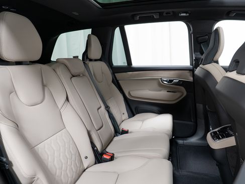 New 2026 Volvo XC90 B6 Core image 24