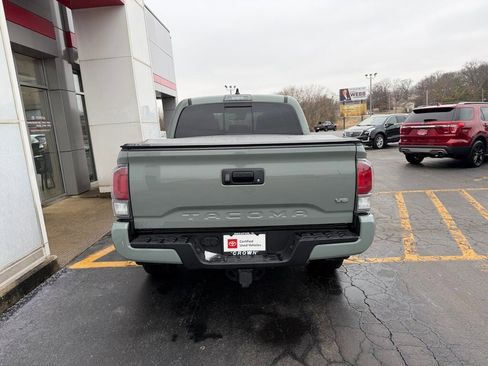 Used 2022 Toyota Tacoma TRD Sport image 6