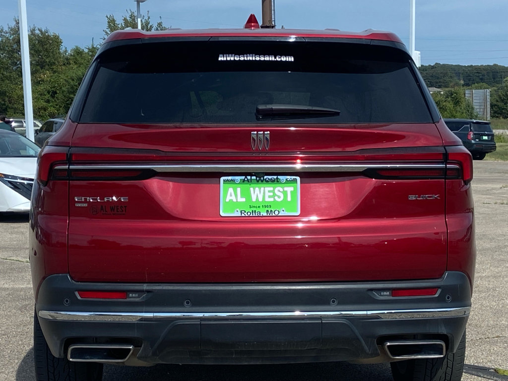 Used 2025 Buick Enclave Preferred AWD/4WD image 4