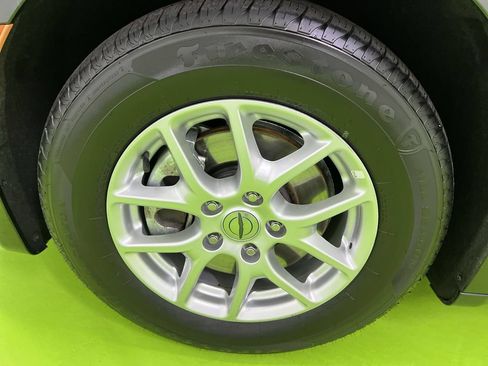 Used 2024 Chrysler Voyager LX FWD image 14
