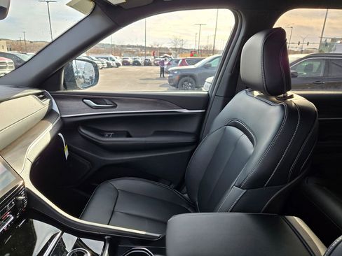 New 2025 Jeep Grand Cherokee Limited image 24