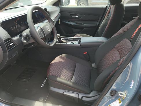 New 2027 Nissan Sentra SR w/ Floor Mat Package FWD image 17