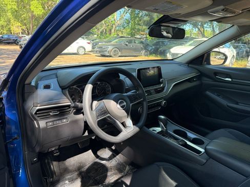Used 2025 Nissan Altima 2.5 SV image 29
