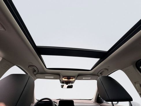 Used 2023 Nissan Rogue SL w/ SL Premium Package image 18