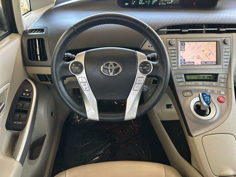 Used 2015 Toyota Prius Five w/ Advanced Technology Package FWD image 15