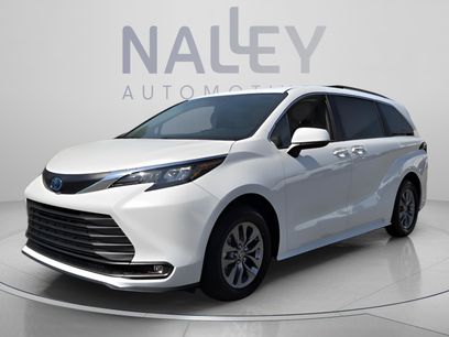 Certified 2025 Toyota Sienna XLE