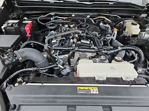 Used 2025 Toyota Tacoma SR5 AWD/4WD image 22