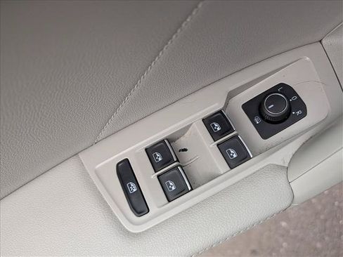 Certified 2023 Volkswagen Tiguan SE w/ Panoramic Sunroof Package FWD image 31