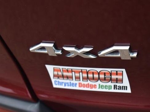 Used 2019 Jeep Cherokee Latitude Plus AWD/4WD image 19