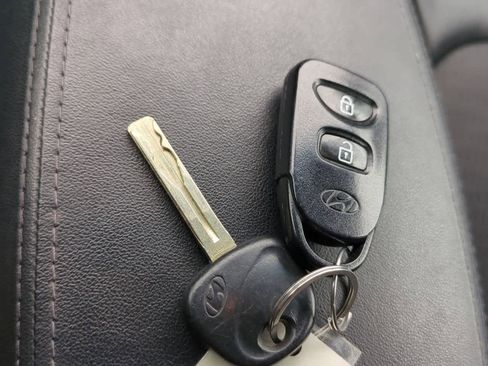 Used 2012 Hyundai Tucson GLS image 32