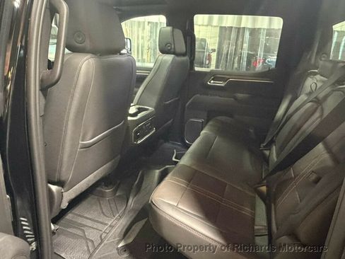 Used 2025 Chevrolet Silverado 1500 High Country w/ High Country Premium Package AWD/4WD image 17