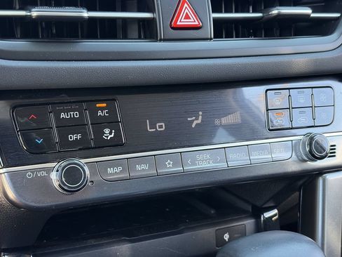 Certified 2025 Kia Seltos EX FWD image 26