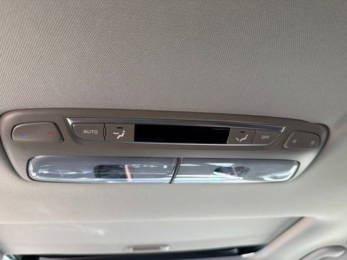 Used 2025 Kia Telluride S AWD/4WD image 30