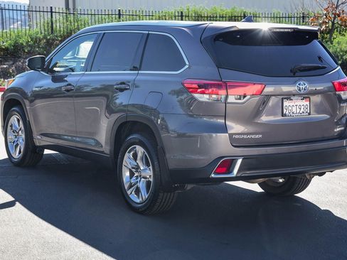 Used 2017 Toyota Highlander Limited image 5